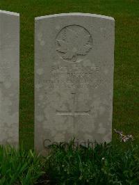 Etaples Military Cemetery - Rucker, B A